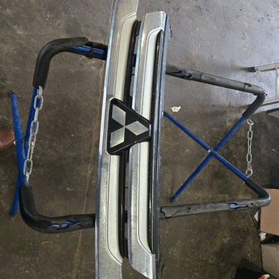 2016 Mitsubishi Outlander Grille