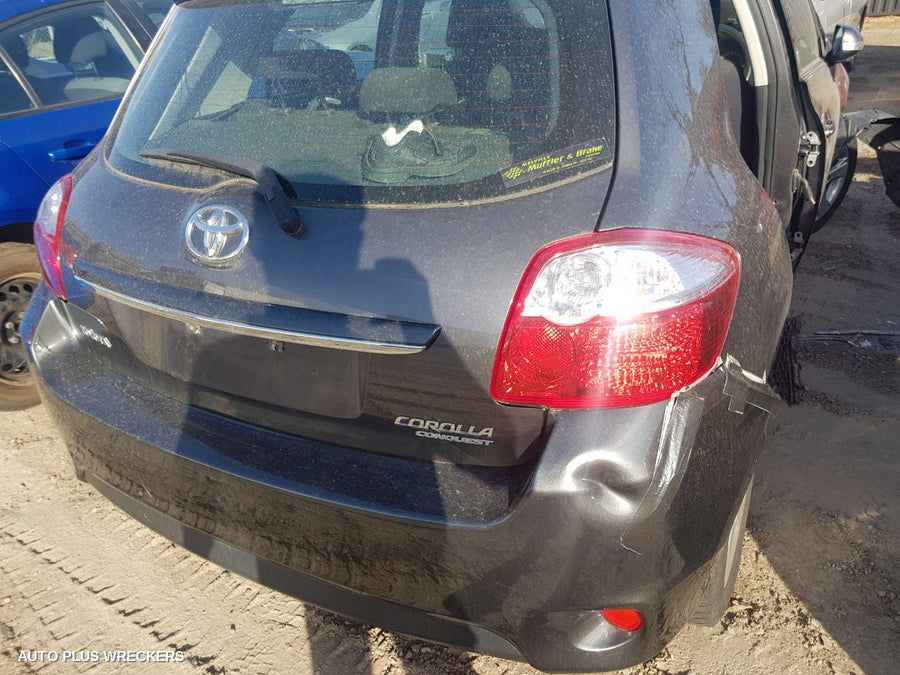 2010 Toyota Corolla Right Front Door