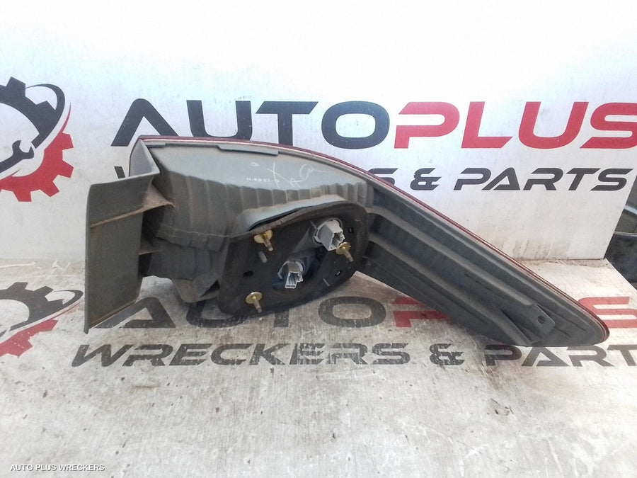 2005 Honda Accord Left Taillight