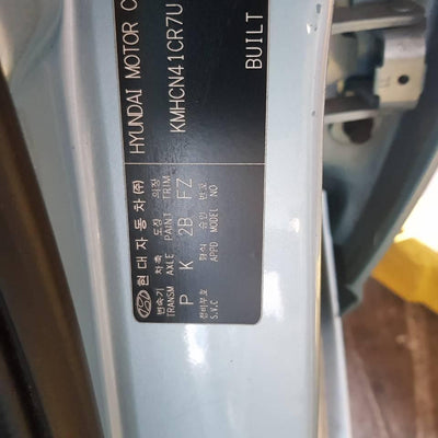 2007 Hyundai Accent Left Front Door