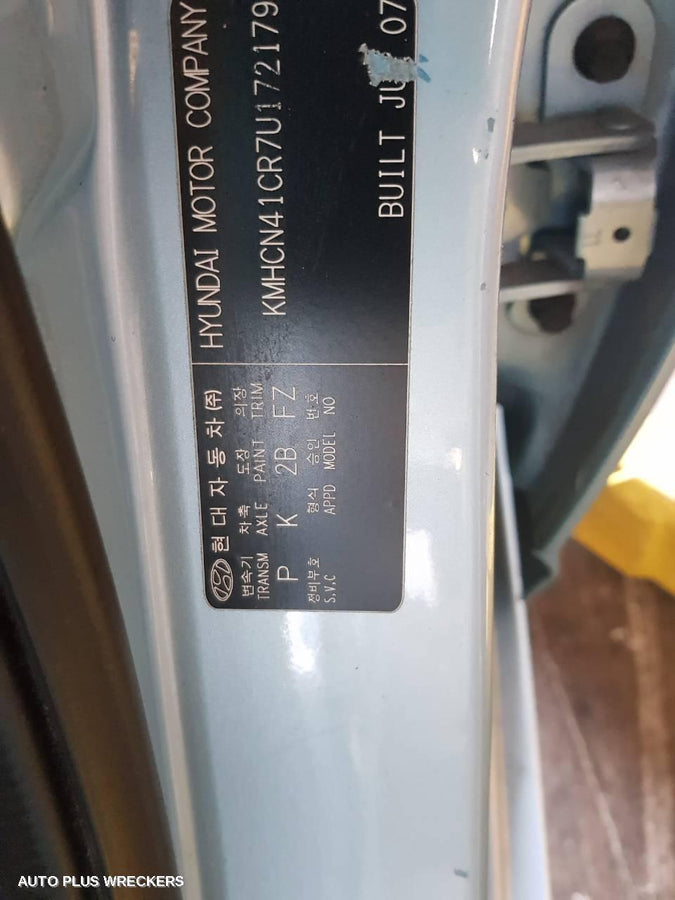 2007 Hyundai Accent Left Front Door