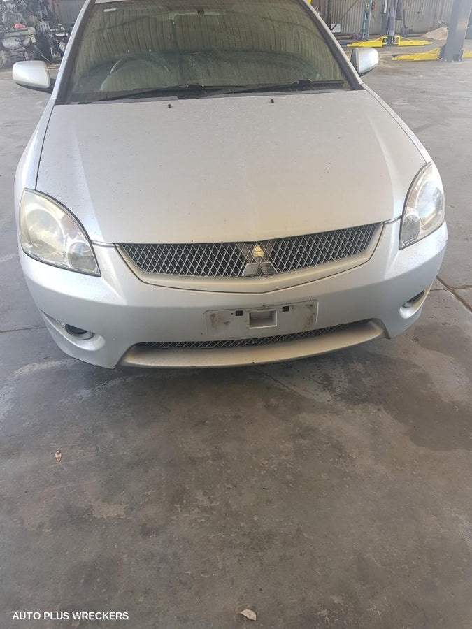 2005-2008 Mitsubishi 380 Left Front Window Reg Motor