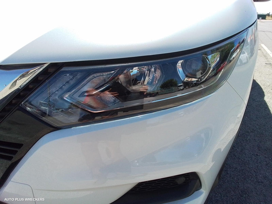 2017 Nissan Qashqai Parcel Shelf