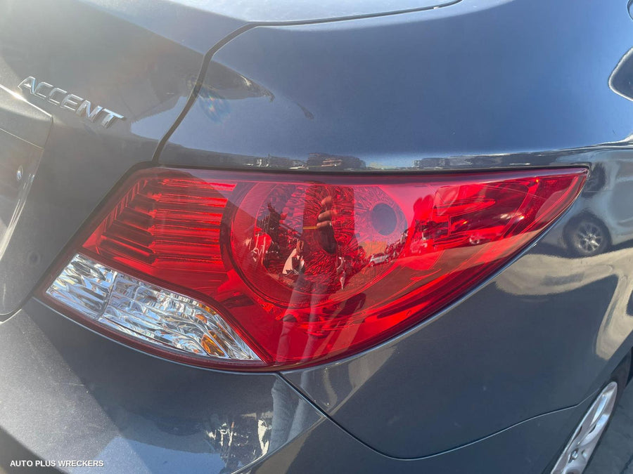 2012 Hyundai Accent Sunvisor