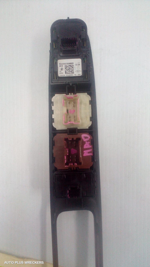 2014-2020 Renault Captur Pwr Dr Wind Switch