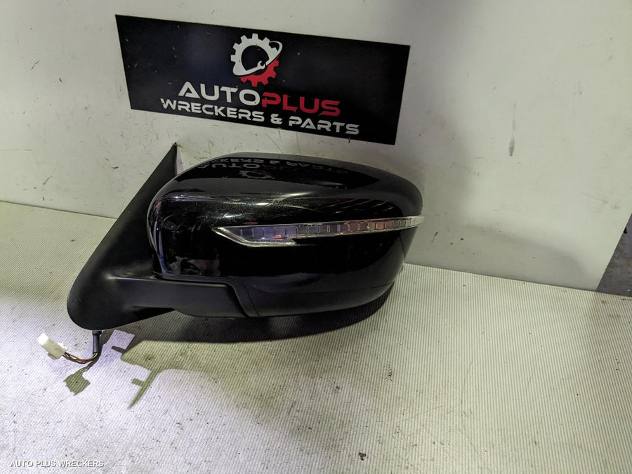 2015-2019 Nissan Juke Left Door Mirror