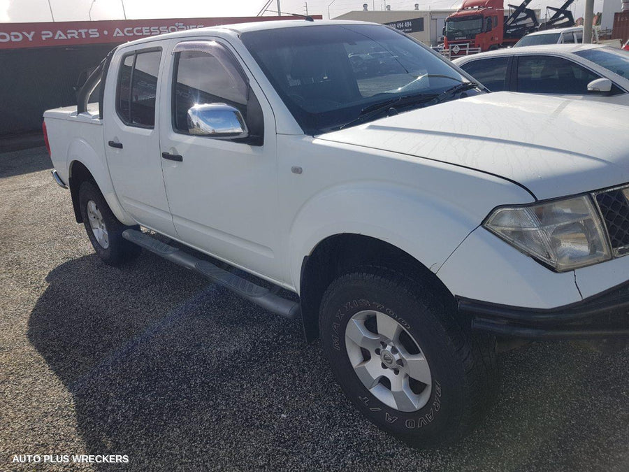 2006 Nissan Navara Right Front Door Window