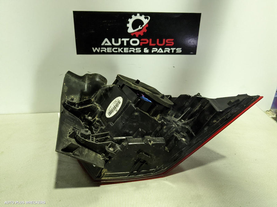 2016 VOLKSWAGEN TIGUAN LEFT TAILLIGHT