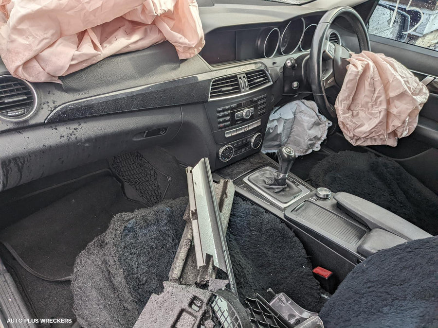 2013 Mercedes C Class Right Rear Door Sliding