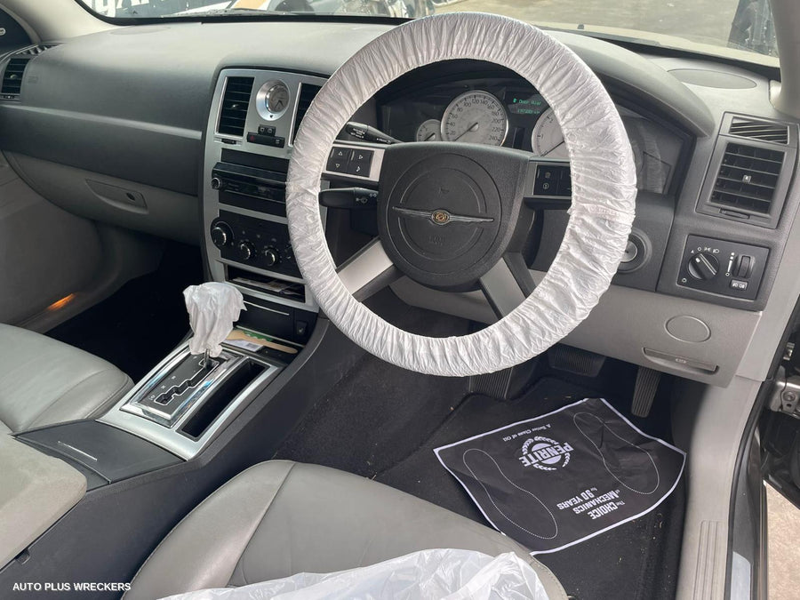 2008 CHRYSLER 300C RIGHT REAR DOOR SLIDING