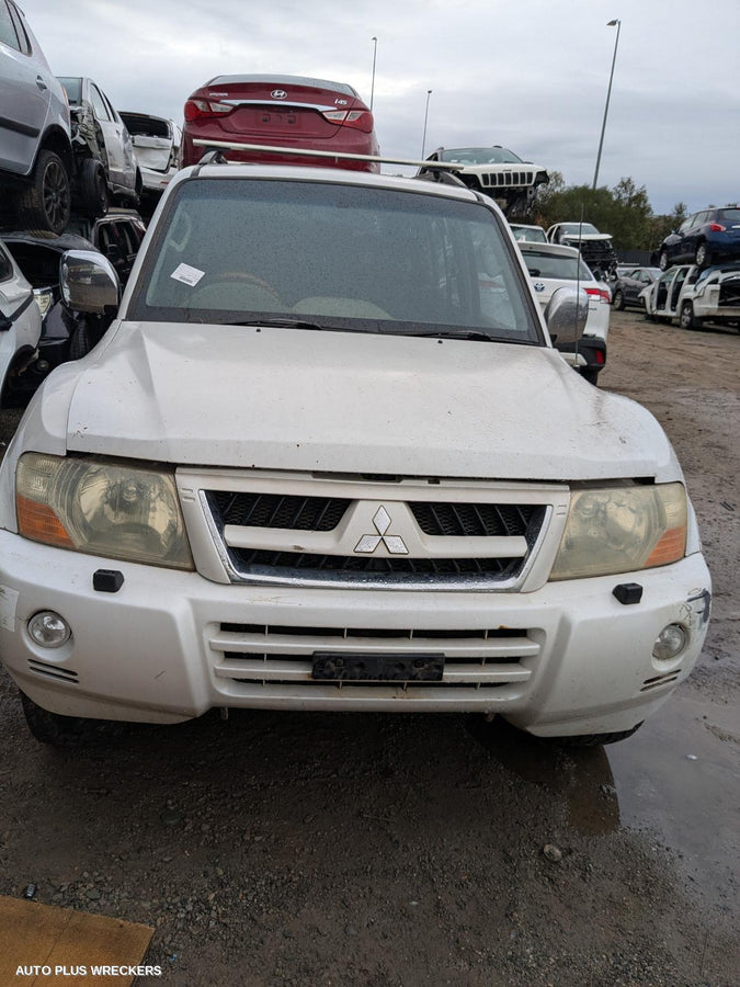 2003 Mitsubishi Pajero Sunvisor