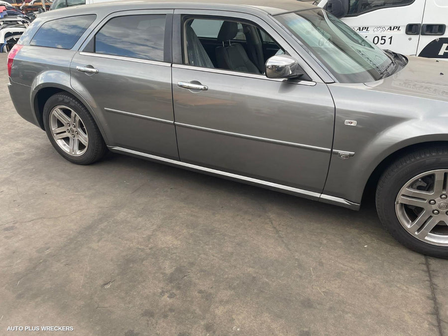 2005-2011 Chrysler 300c Right Rear Door Sliding