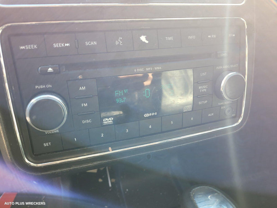 2010 Dodge Journey Left Front Door Window