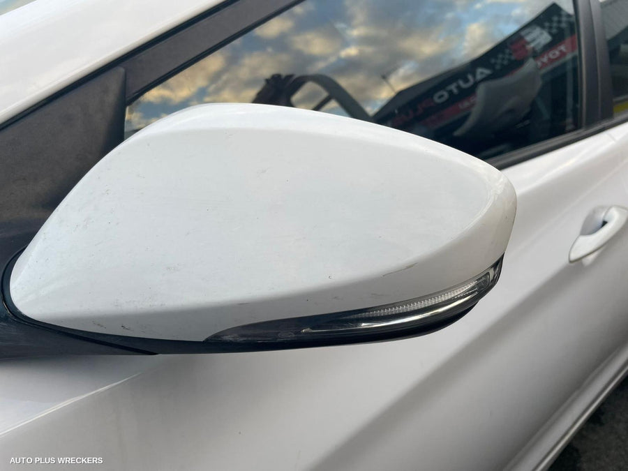 2013 Hyundai Elantra Rear Garnish