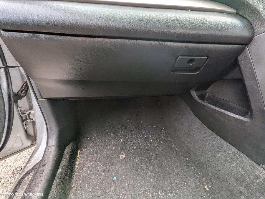 2009 Toyota Aurion Left Guard