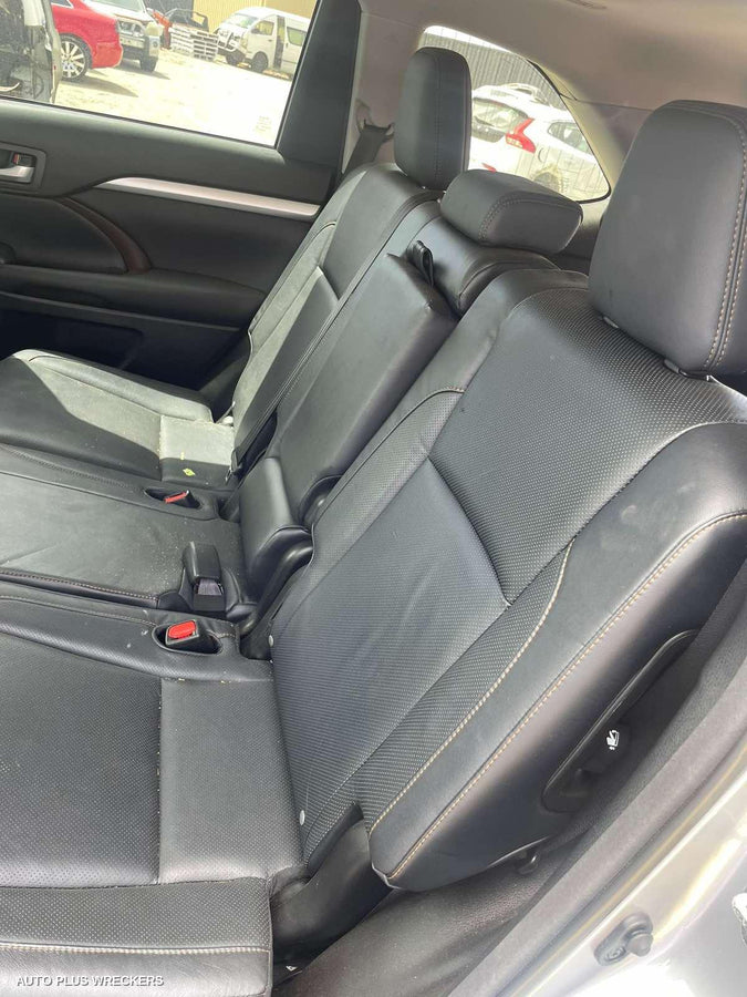 2015 Toyota Kluger Rear Spoiler