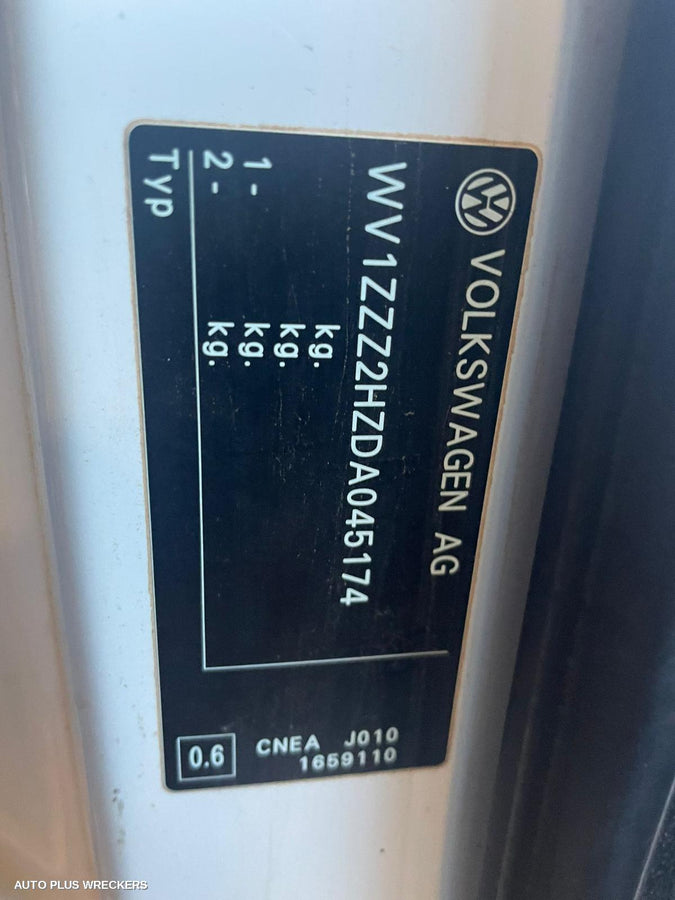 2013 Volkswagen Amarok Right Front Door Window