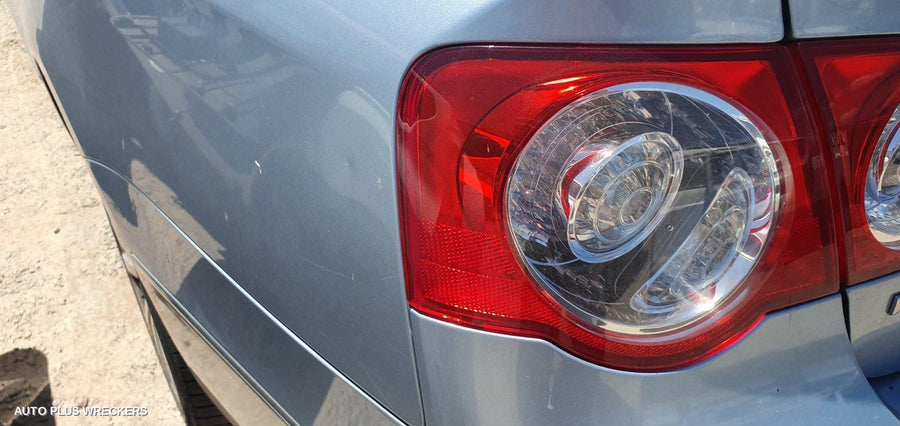 2006 Volkswagen Passat Left Rear Door Sliding