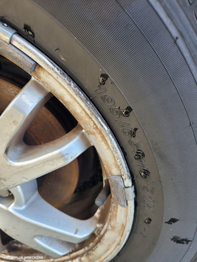 2010 Toyota Prius Left Front Door