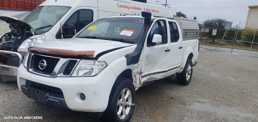 2013 Nissan Navara Right Front Door Window