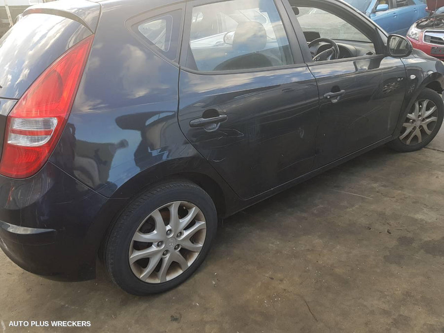 2008 HYUNDAI I30 RIGHT REAR DOOR WINDOW