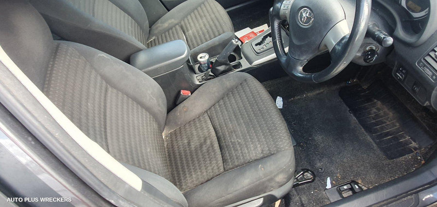 2007 Toyota Corolla Right Front Door