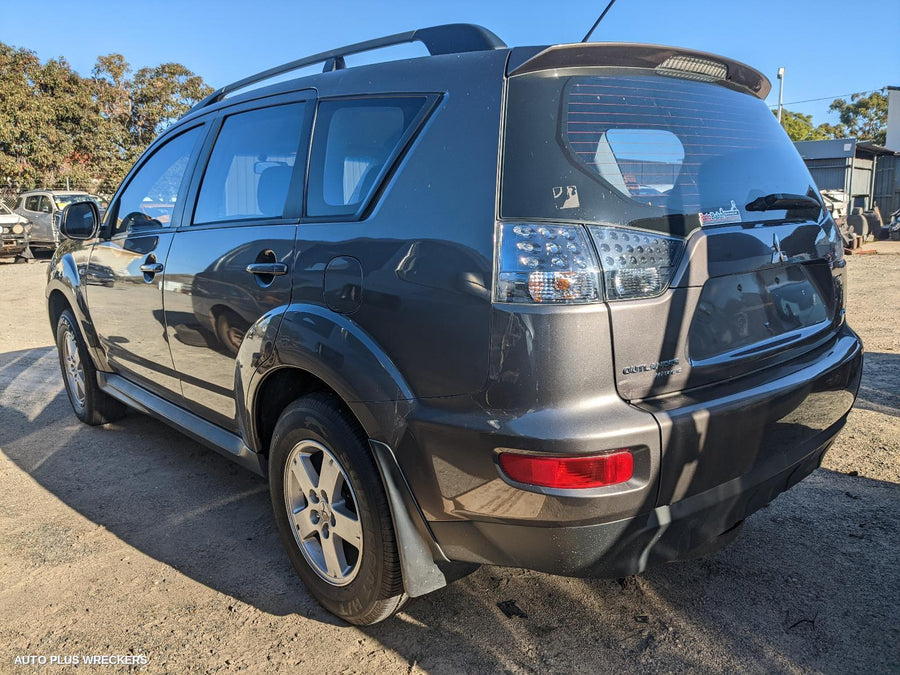 2011 Mitsubishi Outlander Left Door Mirror