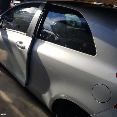 2006 Toyota Yaris Left Taillight