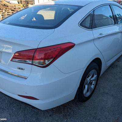 2013 Hyundai I40 Right Rear Door Sliding