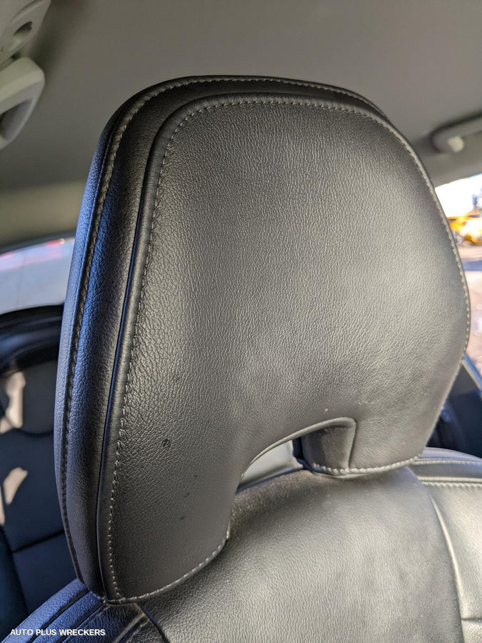 2016 Volvo S40 Left Front Door Window