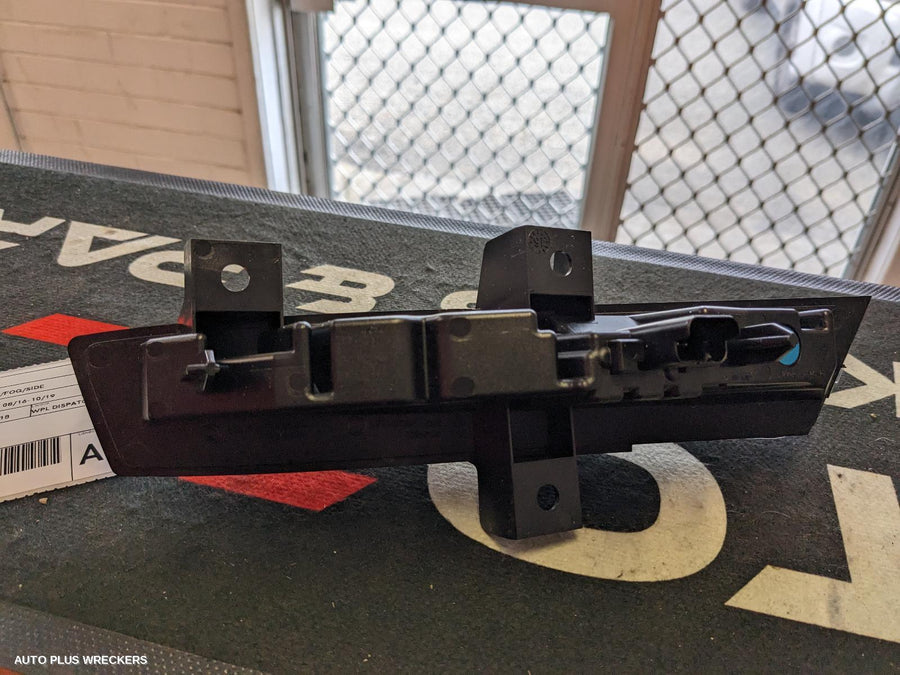 2018 Renault Clio Right Indicator Fog Side