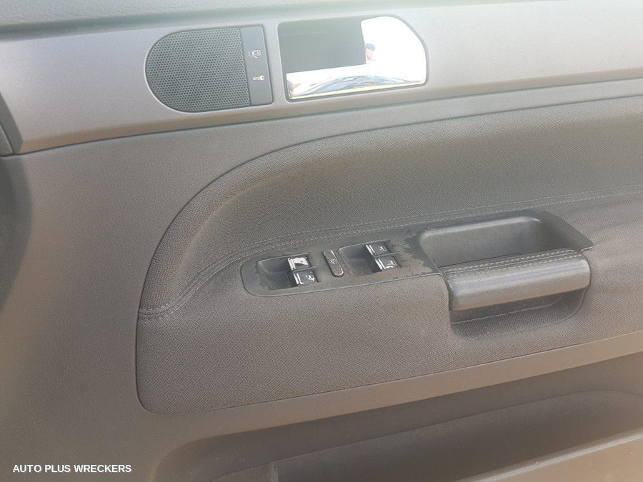 2003 Volkswagen Touareg Left Rear Door Sliding