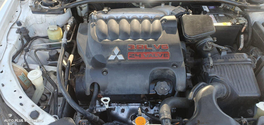 2006 Mitsubishi 380 Left Headlamp