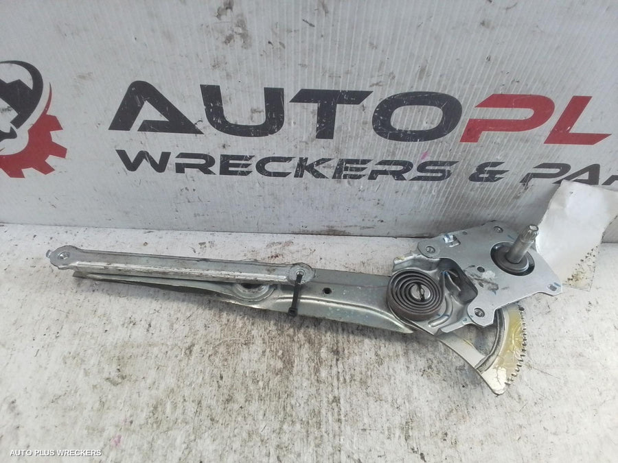 2005-2015 Toyota Hilux Right Front Window Reg Motor