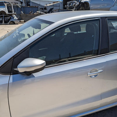 2010 Volkswagen Polo Left Taillight