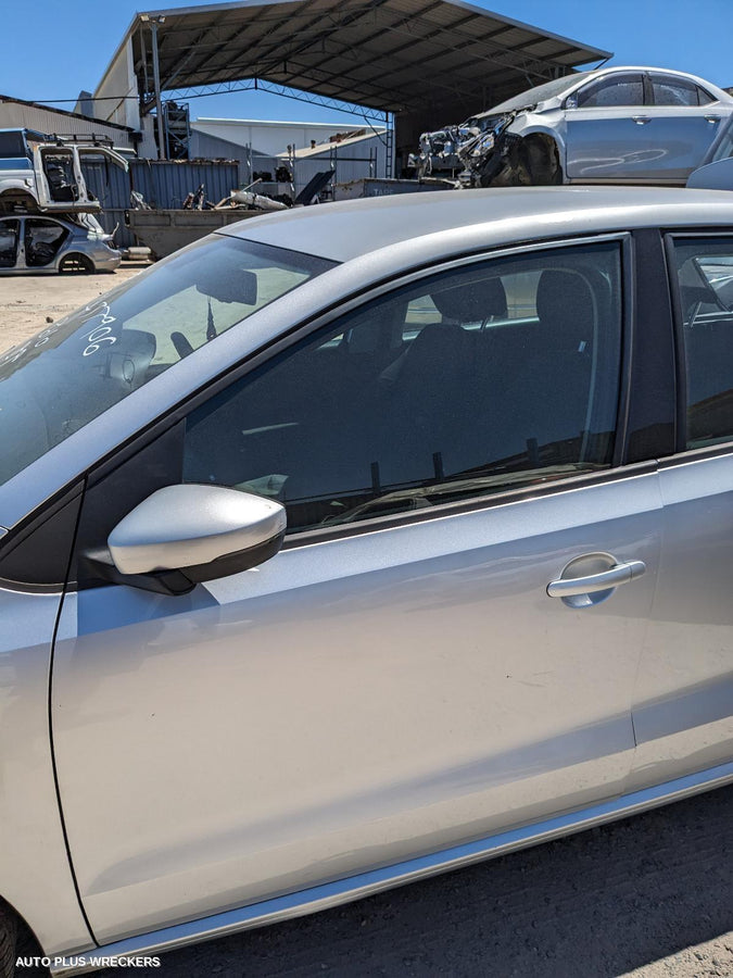 2010-2014 Volkswagen Polo Left Door Mirror