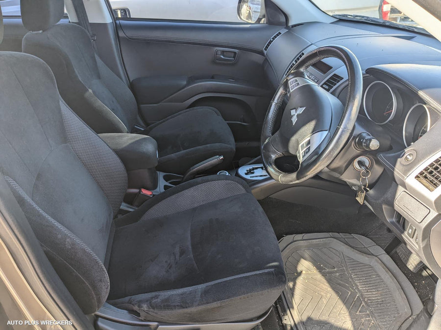 2011 Mitsubishi Outlander Left Door Mirror