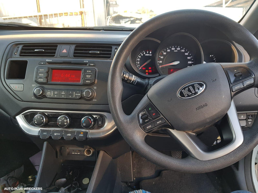 2013 KIA RIO RIGHT FRONT DOOR WINDOW