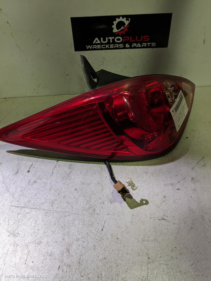 2004-2009 Nissan Tiida Left Taillight