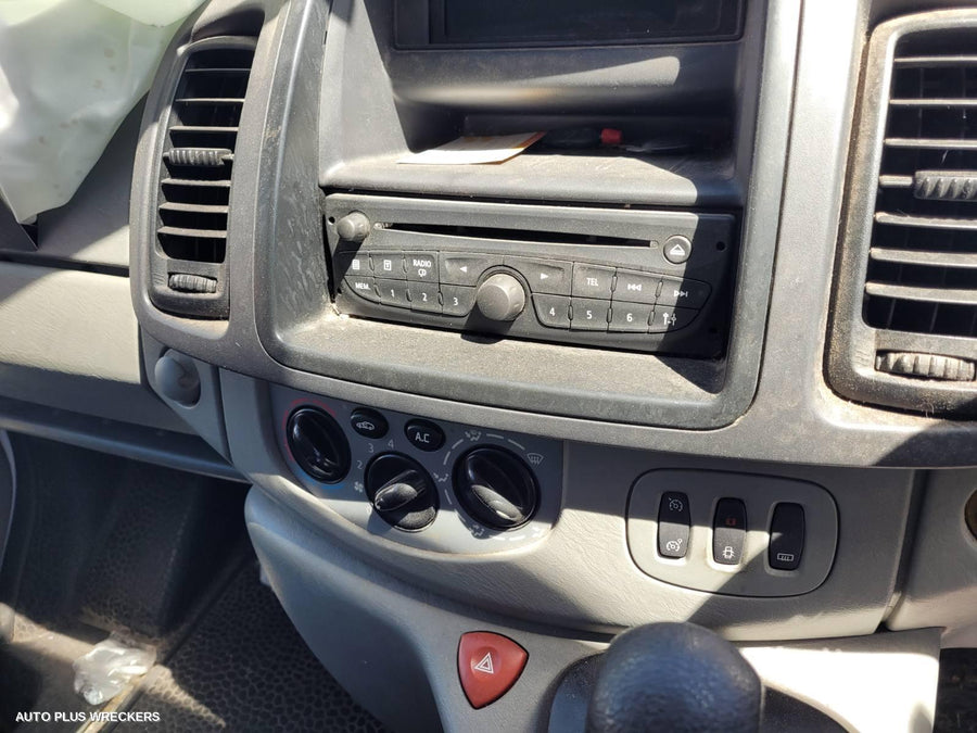 2014 Renault Trafic Left Front Door
