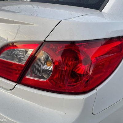 2009 Chrysler Sebring Radiator Support