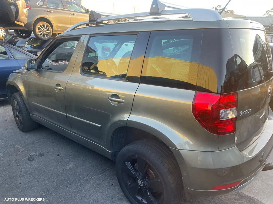 2016 Skoda Yeti Left Front Door