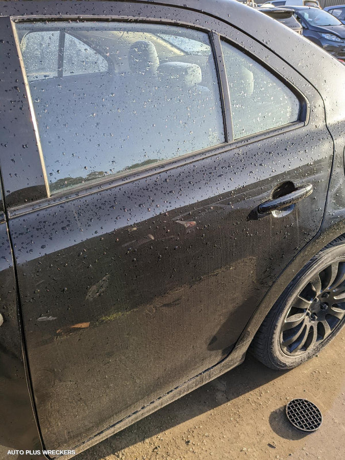 2010 Suzuki Kizashi Left Taillight