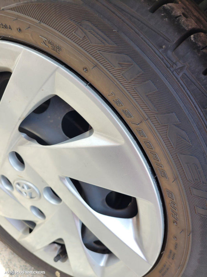 2015 Toyota Prius Left Taillight