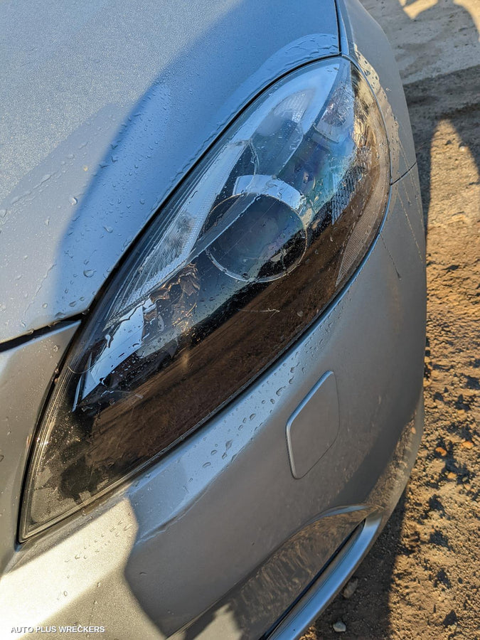 2013-2019 Volvo S40 Right Rear Door Sliding