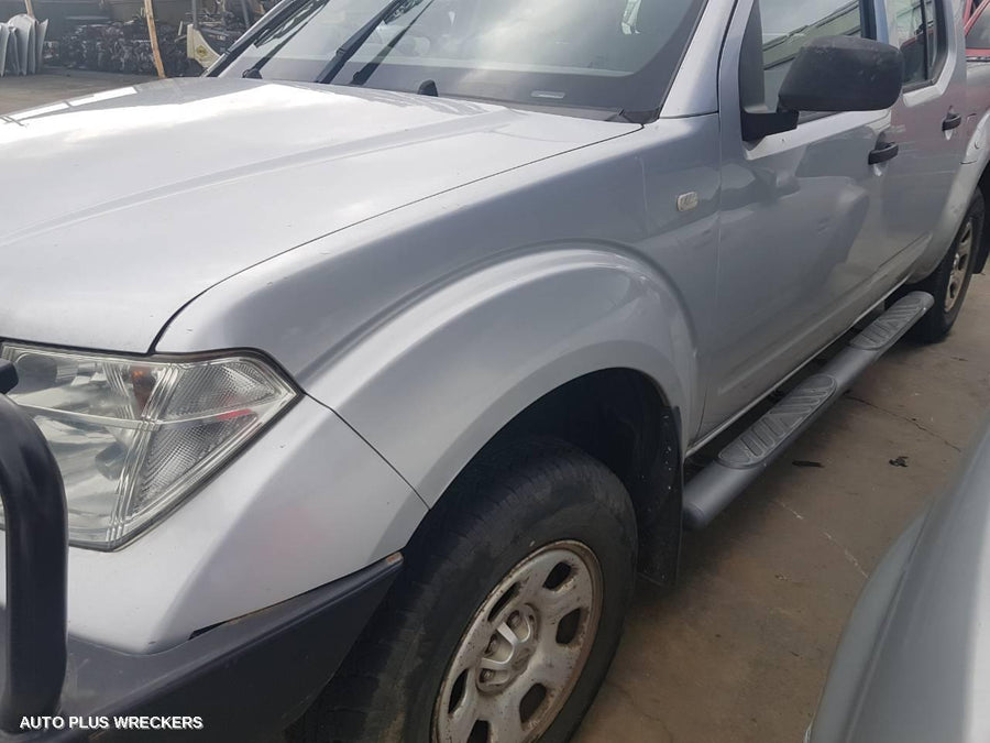 2005 Nissan Navara Right Rear Door Window