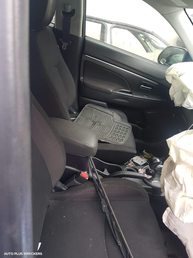 2011 MITSUBISHI ASX DOOR HANDLE