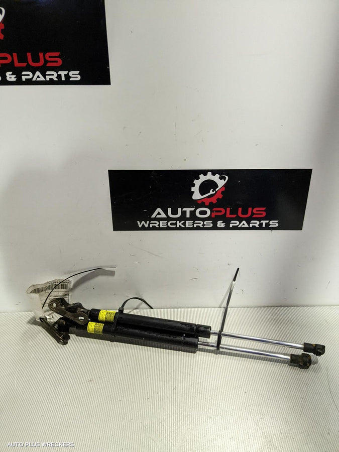 2016 Toyota Corolla Hatch Strut