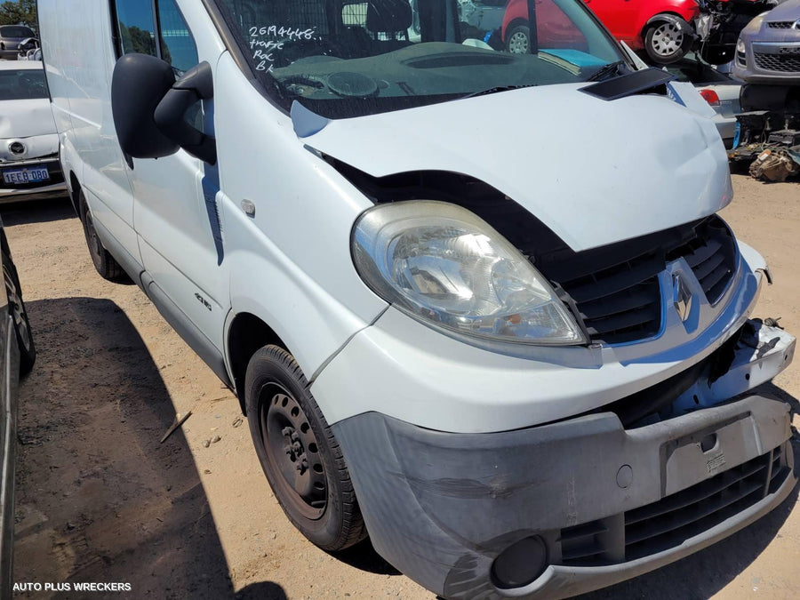 2014 Renault Trafic Left Front Door Window