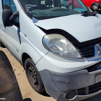 2014 Renault Trafic Left Front Door
